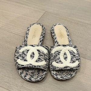 Chanel sandals 38